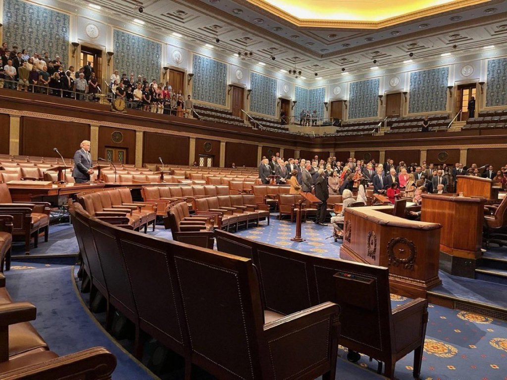 Congress freezes federal&nbsp;funding