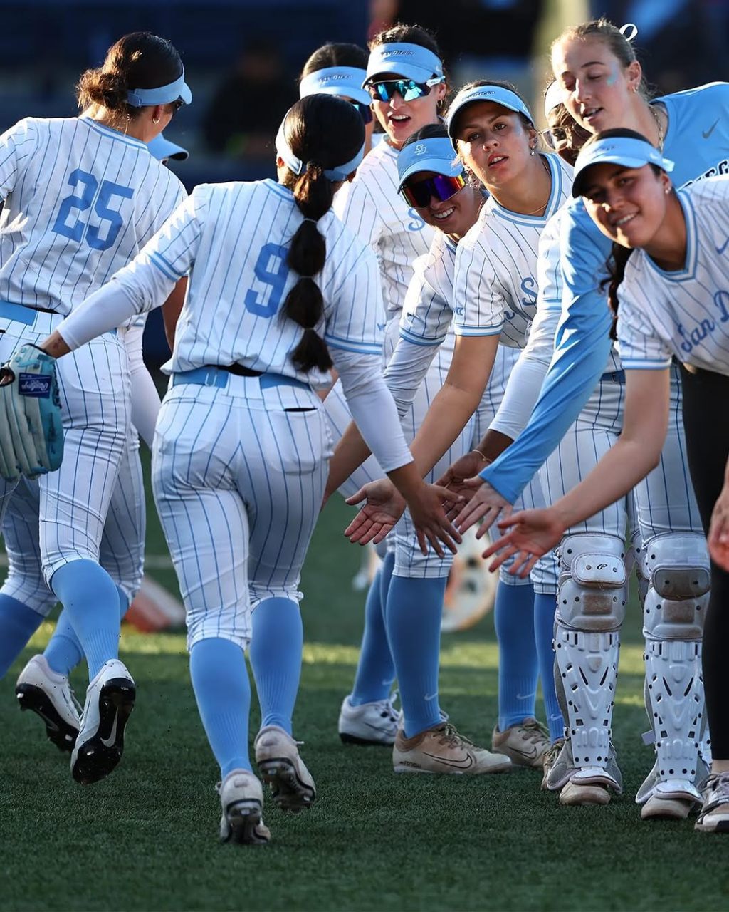 USD cohosts softball tournament with UCSD